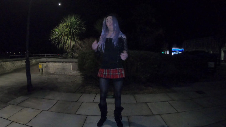 The Midnight Minx: Chilly paja de medianoche