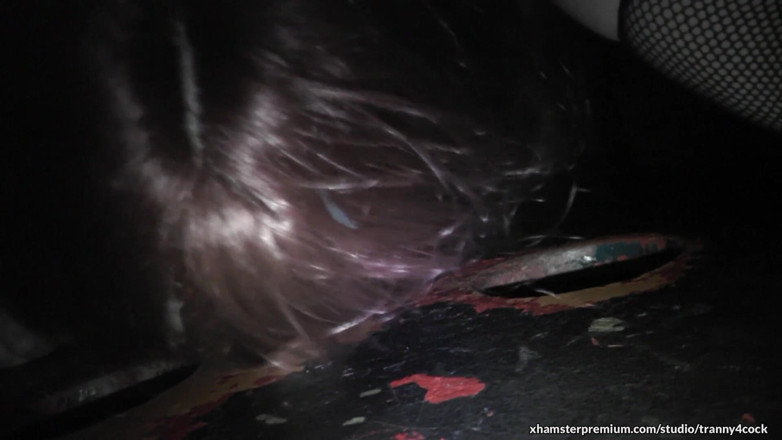 Tranny 4 cock: Succhiacazzi al gloryhole teatro dell'autostrada