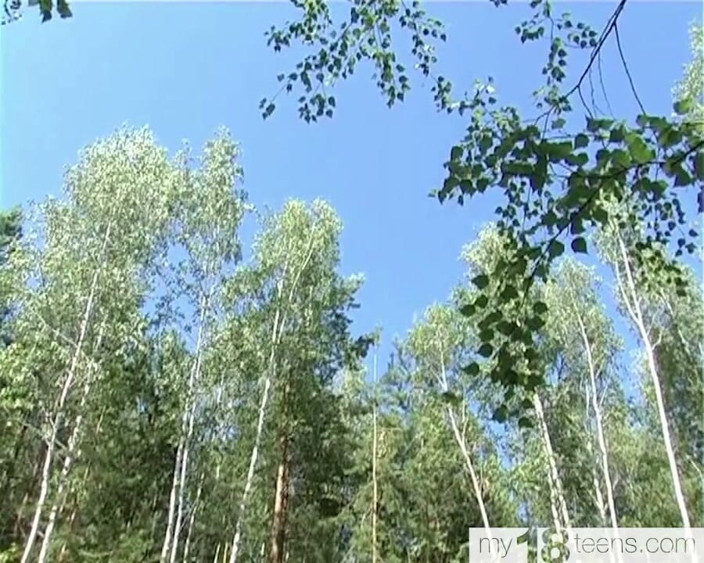 My 18 Teens: Bruna succhia all'aperto e sesso alla pecorina nella foresta
