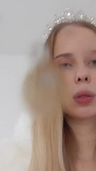 Grande princesse Kelly crache au visage et dans la bouche
