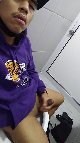 AlexAlejandro13: 公共浴室的几个拉手