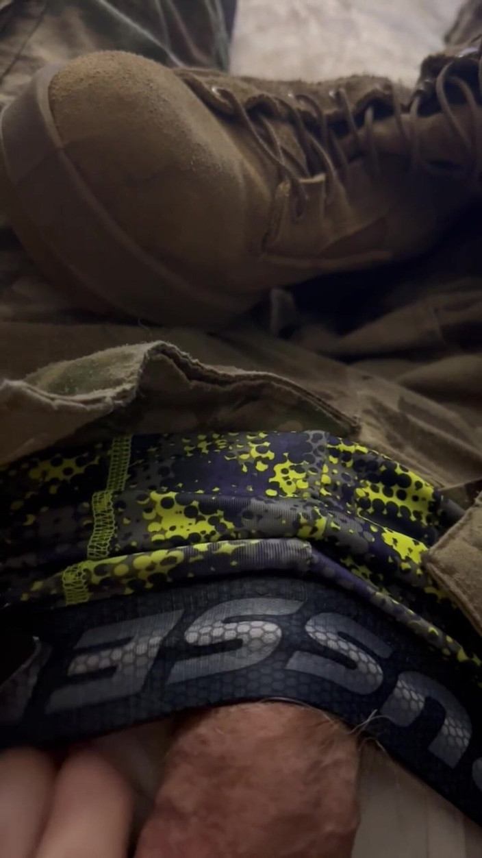 Gay Soldier Stuff: Us Army Soldier Jerks off in His Uniform and Cums...