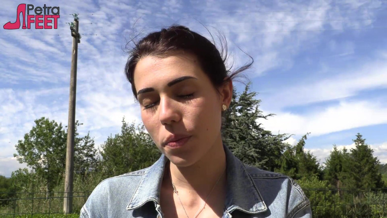 Smokin Fetish: Petra likes to smoke her ciggaretes outdoor