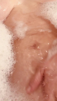 Bathing Pussy