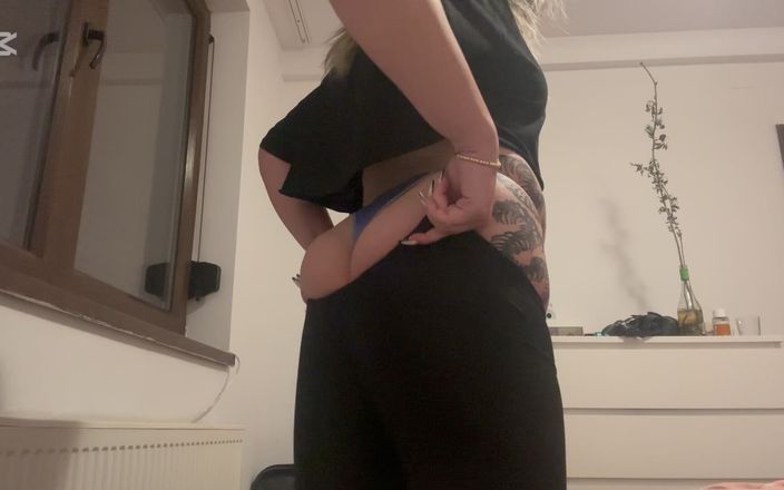 NipsAndStrips: Pârțuri în pantalonii mei strâmți de yoga