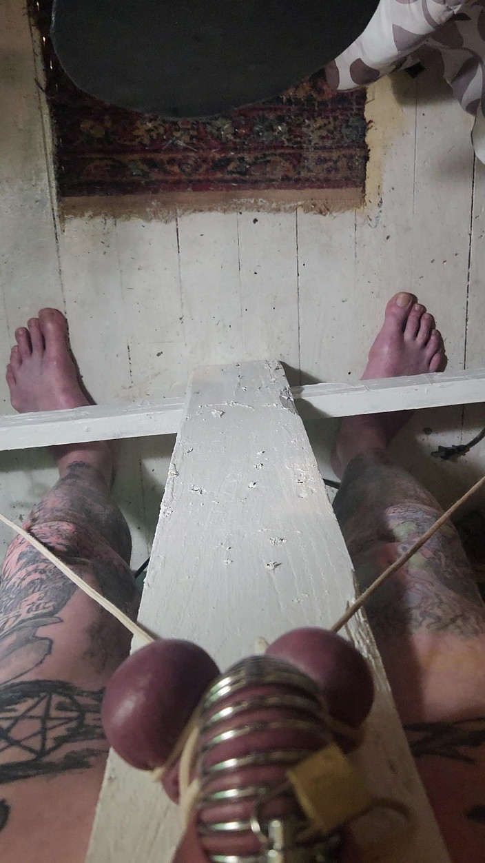 Goode Girl: Goed Meisje Onhoeren Kruisbeeld Ballbusting Deel 3