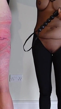 Flog the Gimp - fessée, bondage femdom