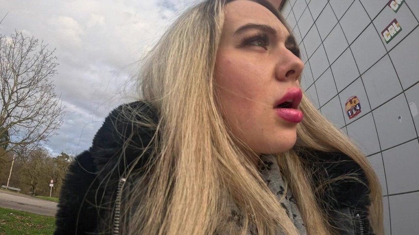 My Hottest Piss in the Public Toilet! (Beverly peach)