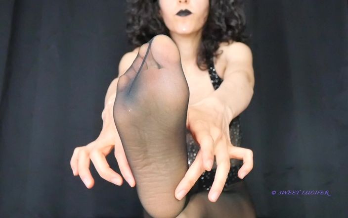 Rebecca Diamante Erotic Femdom: Adoration des pieds, sodomie mentale et bite refusée