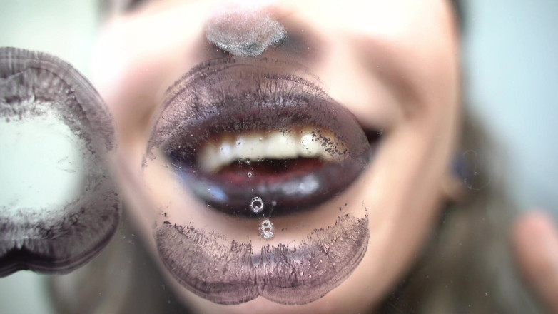 Rarible Diamond: Sărută o fată gotică din oglindă