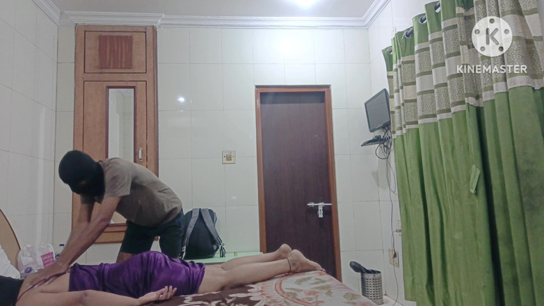 Poojakabir: Didi dibawa ke hotel dan diberi urutan, kemudian dia melihat...