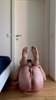 Femboy Medical Assistant czuje się z tobą komfortowo