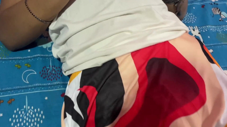 Bongcouplexxx: POV indische desi bengalische hausfrau wird von freund auf beiden...