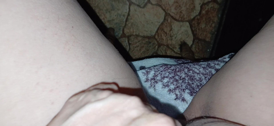 Lesbian-candys: 我在会议上从我的同事偷偷地自慰