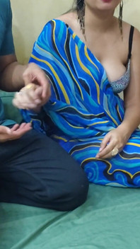 sautele paapa ki sauteli beti ke saath seks jabki vah aaraam kar raha hai