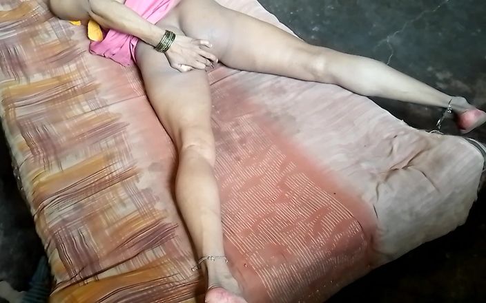 Deshi girl 9: "Hete vrouw plaagt in lingerie - snel en intens 1-min. plezier"