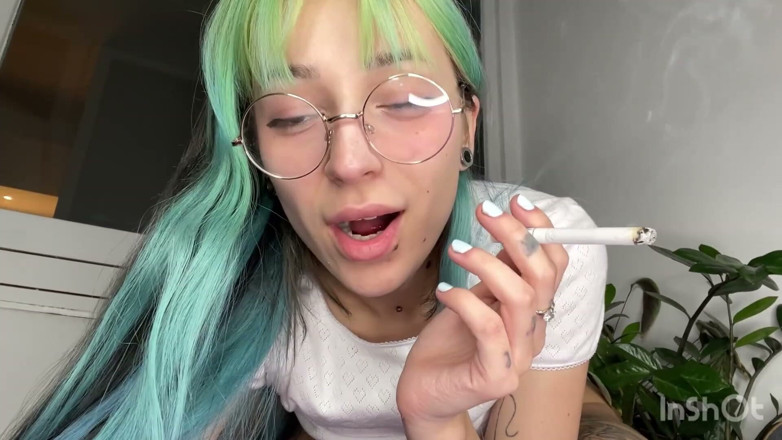 lanalovacutie: Squirting, jeu de fumage avec une chatte crémeuse
