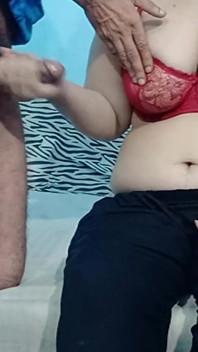 大屁股印度性感妻子得到德西大奶性交性感的打手枪