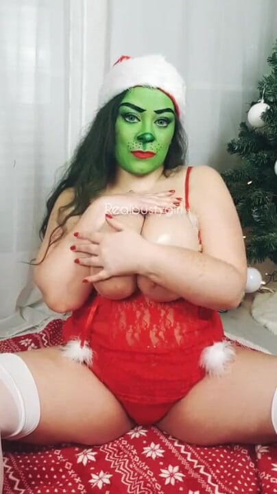 Real busty girl studio: Paní Busty Grinch stříká s velkým robertkem
