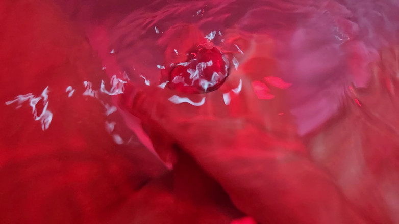 Velvet Akage: Acabando bajo el agua