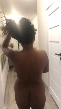 Sexy Porn Indonesian Girl Makes Catwalk and Shows Pussy Hard