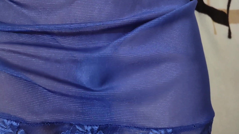 Wifeee: India madrastra Suman desnuda en la cama delante de su...