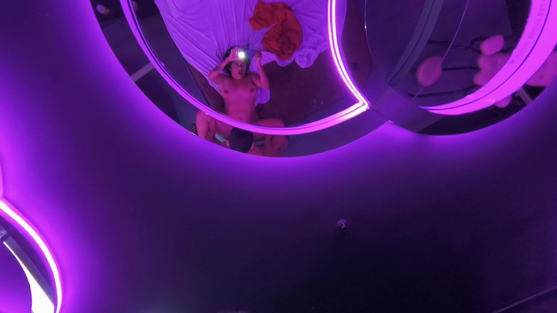 AngyAmazon: Můj paroháč mě drsně šuká na misionáře poté, co to udělal...