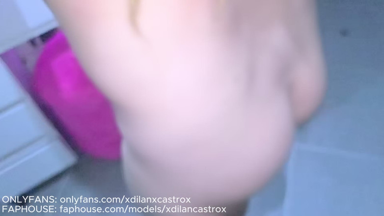 Dilan Castro: Femboy drăguț face sex fără sală cu drept, vine în anusul...