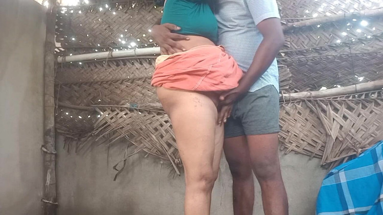 Priyanka314: Femme tamoule avec Hasband Outoor, sexe