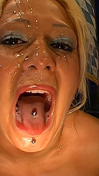 Ggg John Thompson - สาวร่านผมบลอนด์กลืนควยทุกตัว