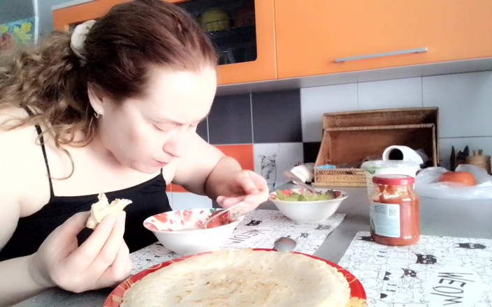 VikkiGeorgia: Tôi đang ăn