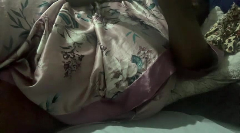 Legendary Booty Overdose: MiLF matura annoiata e ti aspetta