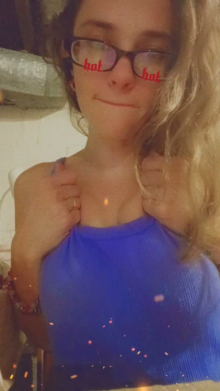 Summrbby: Joacă-te cu aceste țâțe