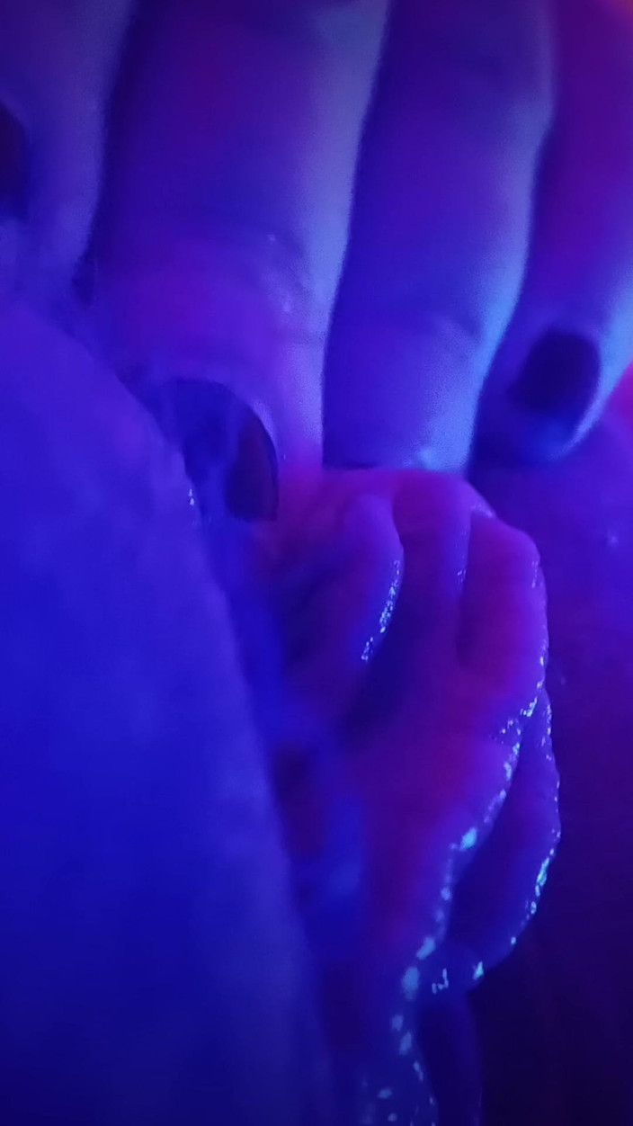 Big Clit Muse: Sleduj, jak smyslně hladím své velké tělo přímo před tvýma...