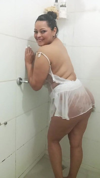 Niegrzeczna brunetka