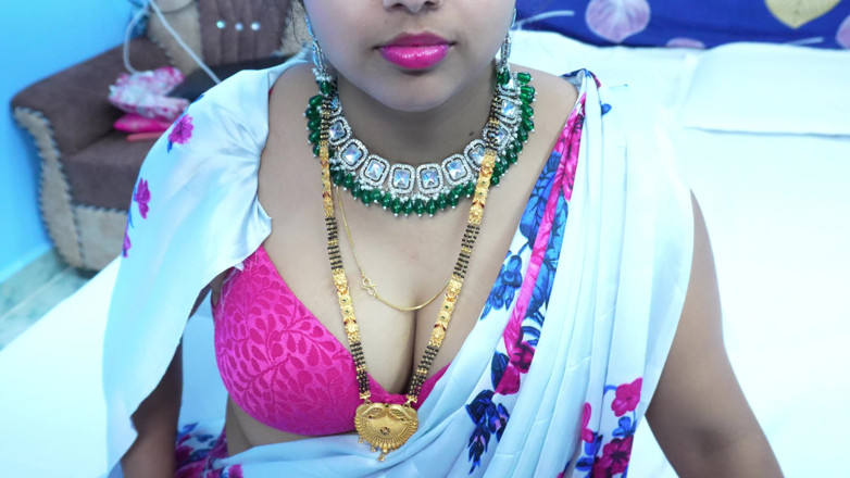 Nelam bhabhi: Desi Bhabhi Massage and Anal Sex Sexy Audio