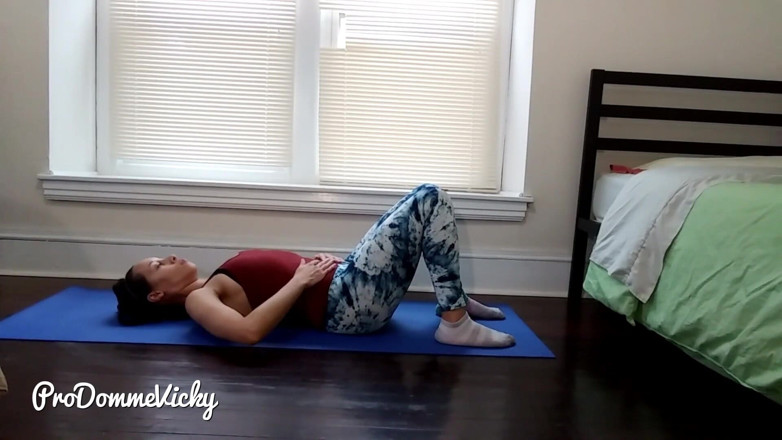 Porno angels: Pro Domme Vicky workout tape