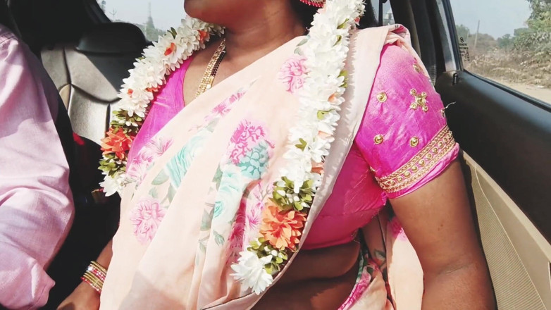 Telugu honey lips: シルクおばさんカーセックス、テルグ語の汚い話、エピソード-1、パート-3、セクシーなサリーテルグ語シルクのおばさんとボーイフレンド。