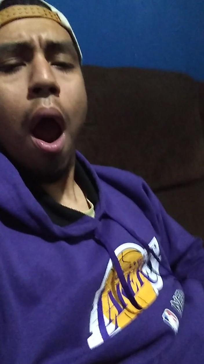 AlexAlejandro13: Ayo, aku akan mengundangmu ke sofa