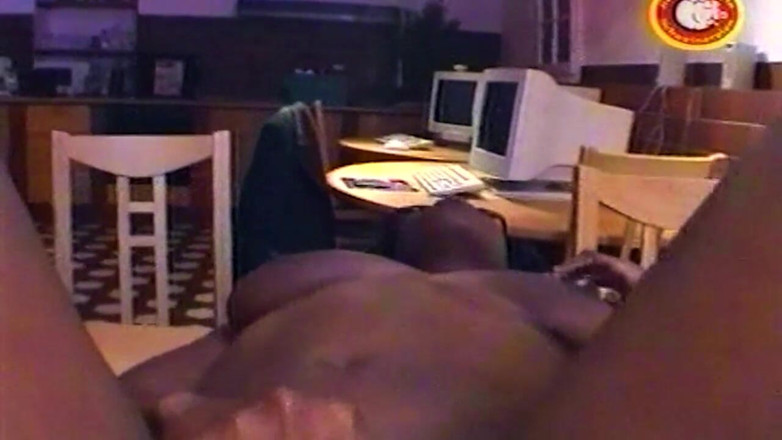 XXXEROTICONLY: Murzynka dojrzała laska palce jej wypadniętego dupka szeroko otwarte