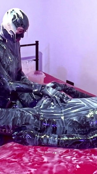 Sticky Latex Play, część 2 - Lateks Alex