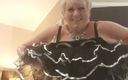 UK Joolz: Geçen gece partisinden cadılar bayramı kıyafetim