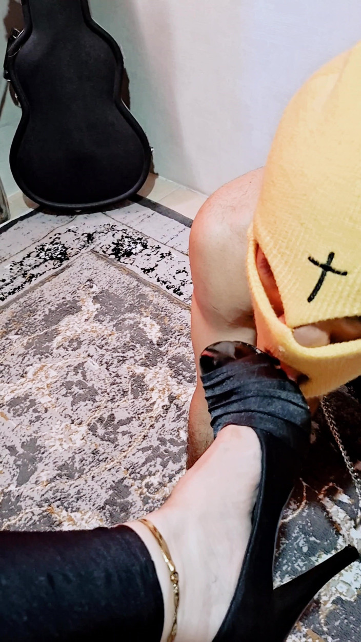 Miss lilith: BDSM Slave Feeding Under My Feet Spit on Food, Humiliation &...