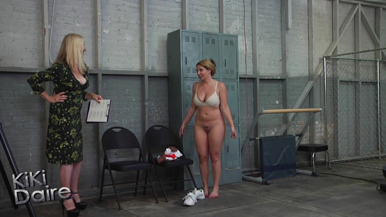 Kiki Daire MILFLand: Девушка-проститутка