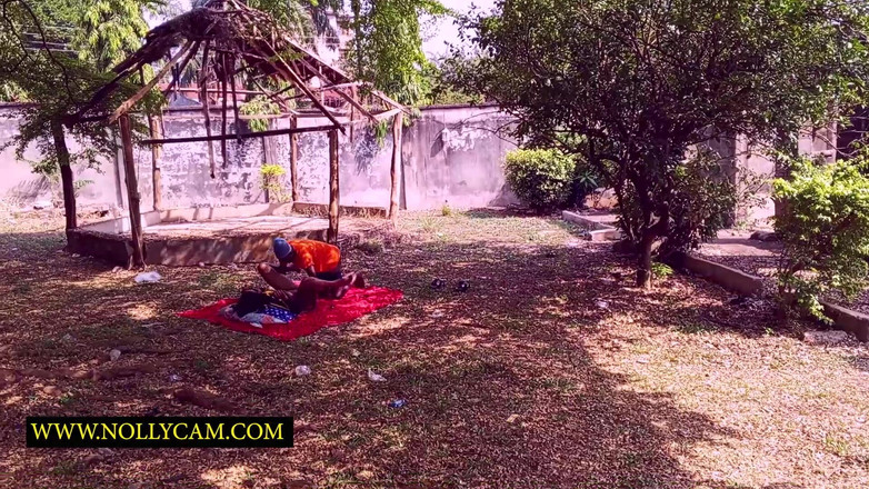 NOLLYCAM AFRICA: Moja pielęgniarka sprawdzała mnie, kiedy zmoczyła