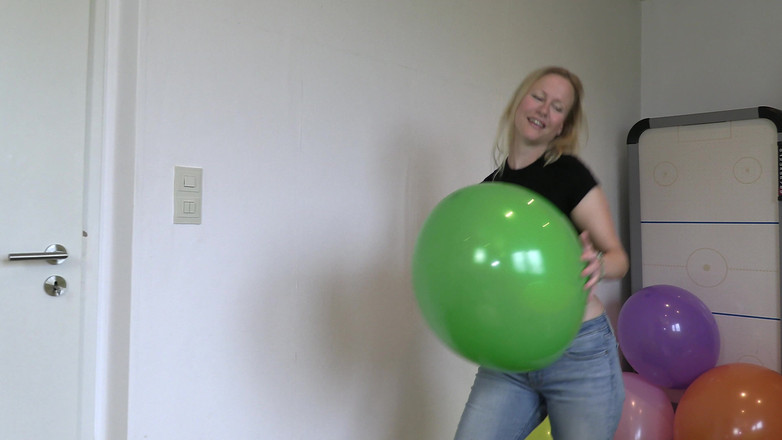 Blondehexe: Als ze van grote dingen houdt ...