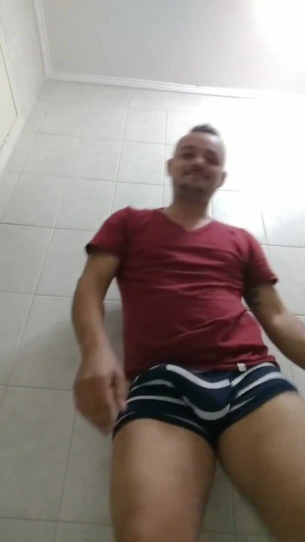 Xanvaskas: Exhibitionism in the bathroom