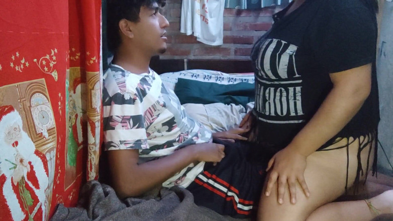 ALISONGONZALEZ26: Ich liebe es, dass mein freund mir gute massagen in...