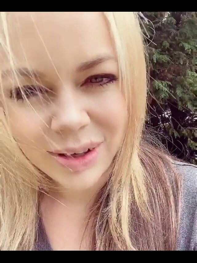 Outdoor Talk (Alicia Rhodes)