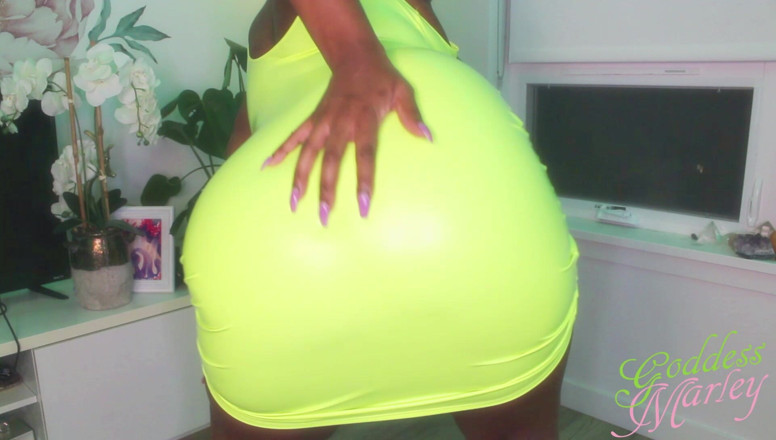 Goddess Marley: Squirt for My Rubbery Skirt!